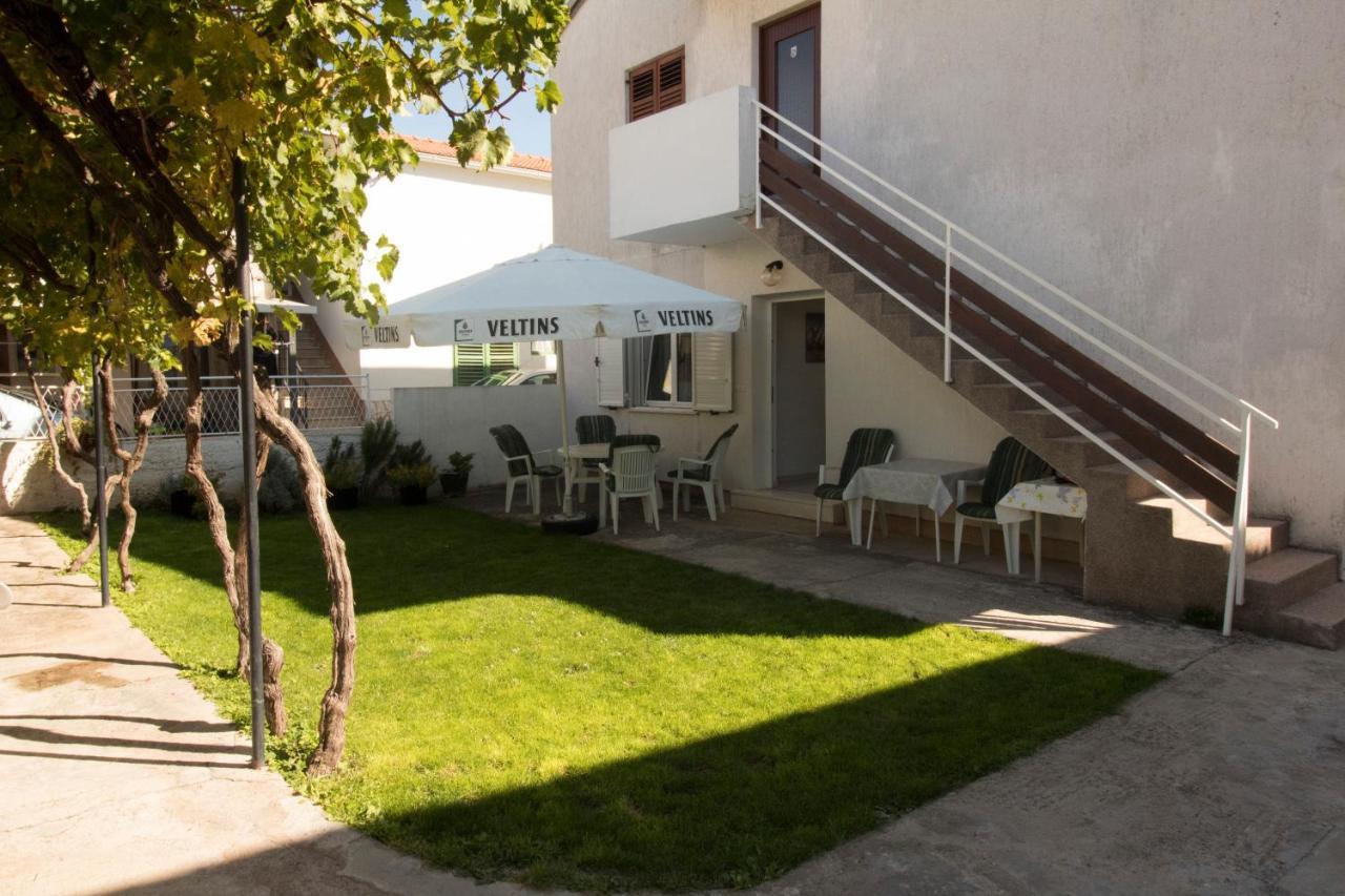 Apartmani Ana Juricev Vodice Extérieur photo