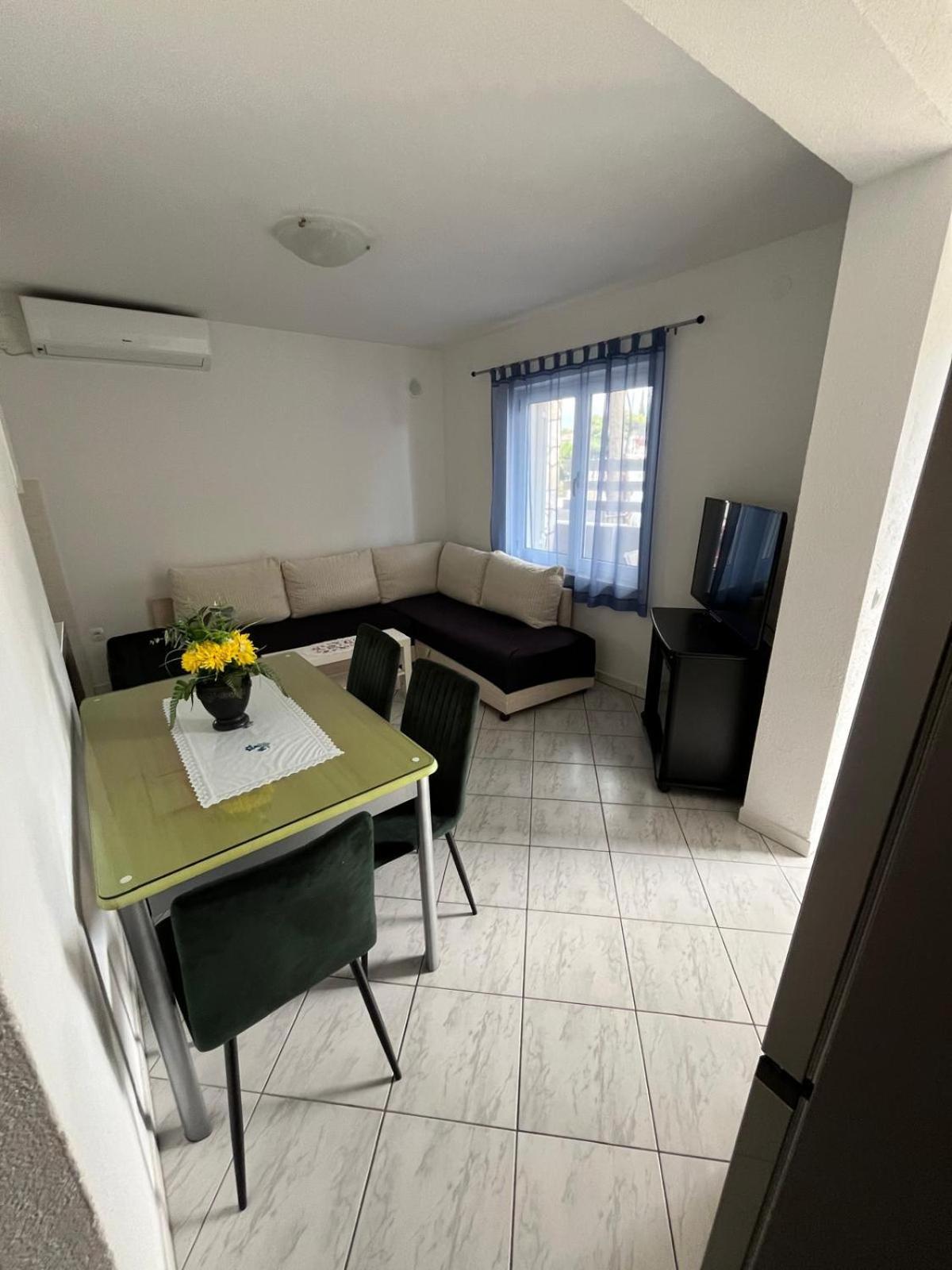 Apartmani Ana Juricev Vodice Extérieur photo